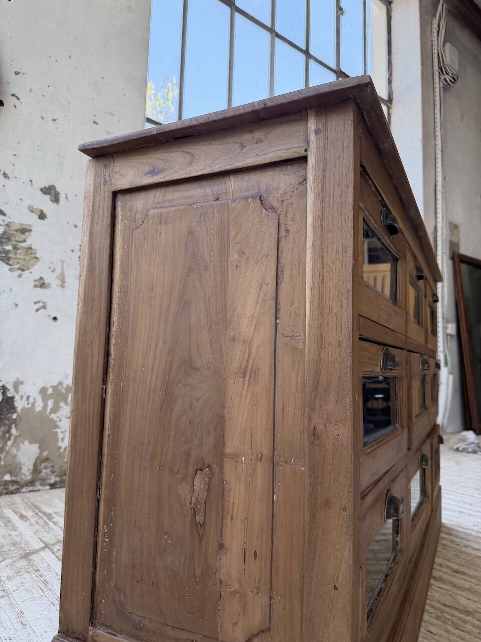 Grainetier meuble de métier en noyer 1950