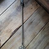 Fourchette cheminée Shakespeare laiton ancien outil vintage déco