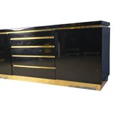 Buffet en laiton et laque par Jean Claude Mahey, années 1970.