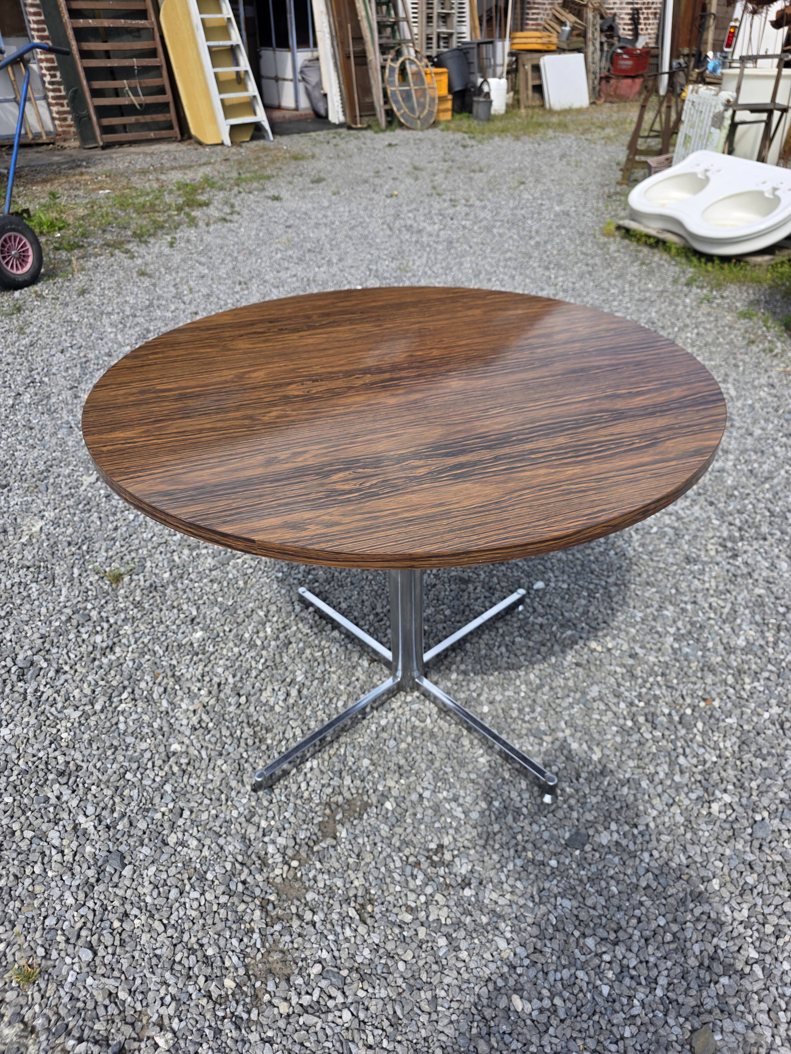Formica table with chrome legs from the 1970s.