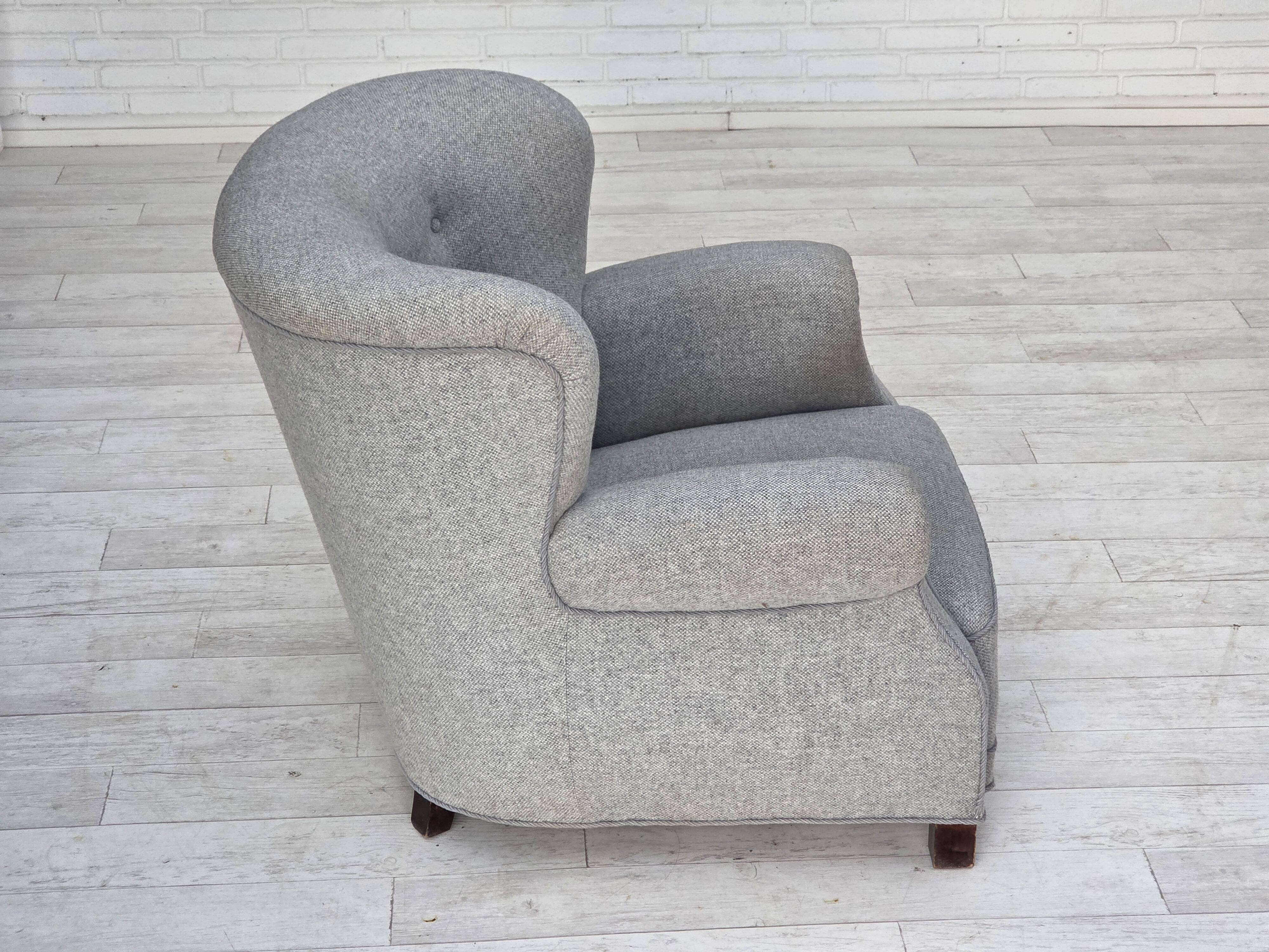 1950s, Danish relax chair by Fritz Hansen, model 1518, grey furniture wool.