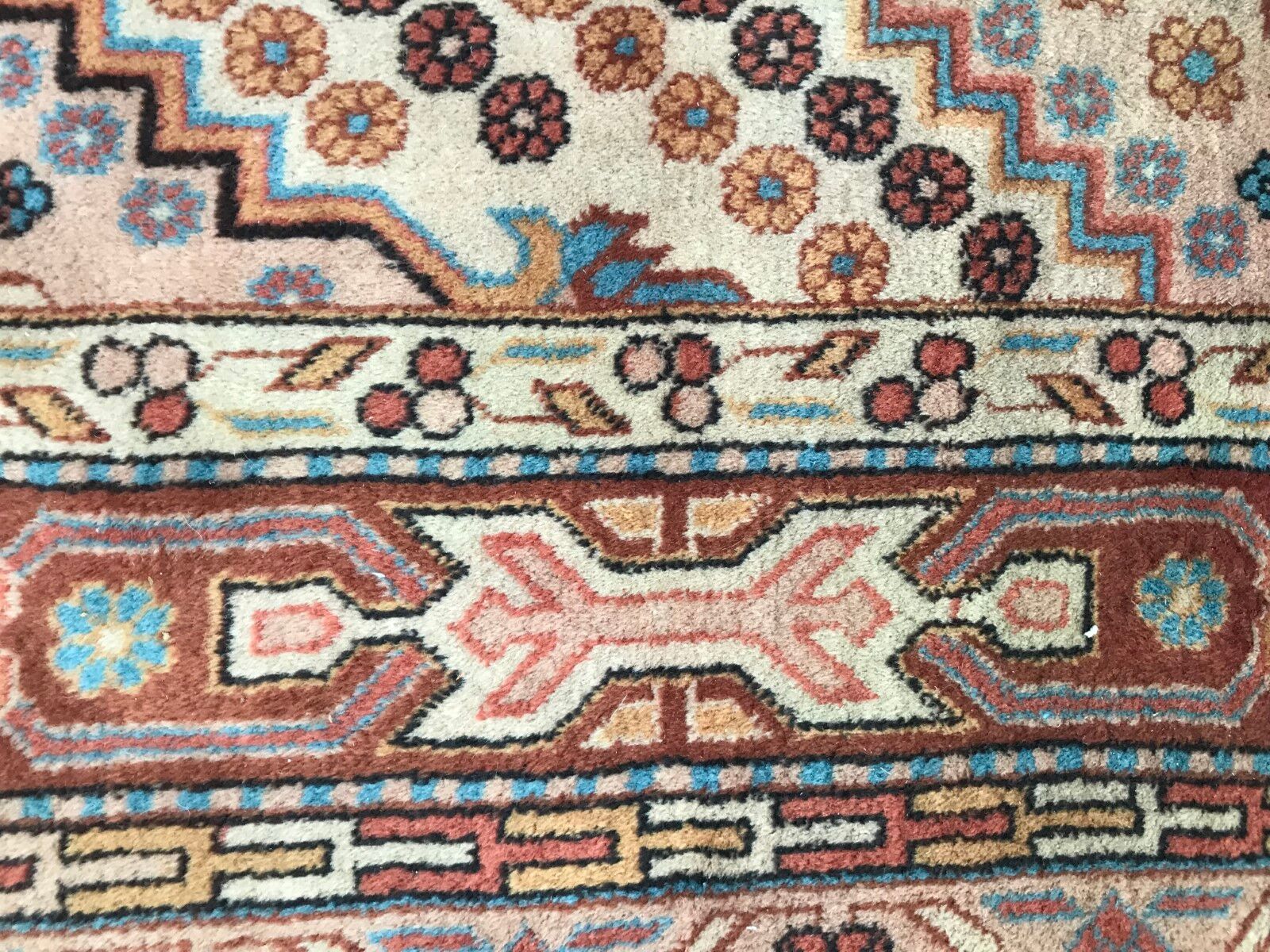 Carpet vintage Sinkiang done hand 178 X 287 CM