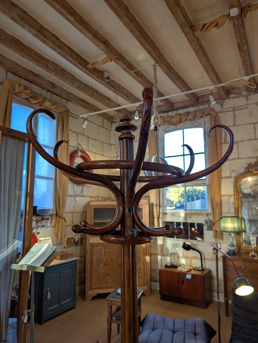 Parrot from the Art Nouveau period by Jacob and Josef Kohn.