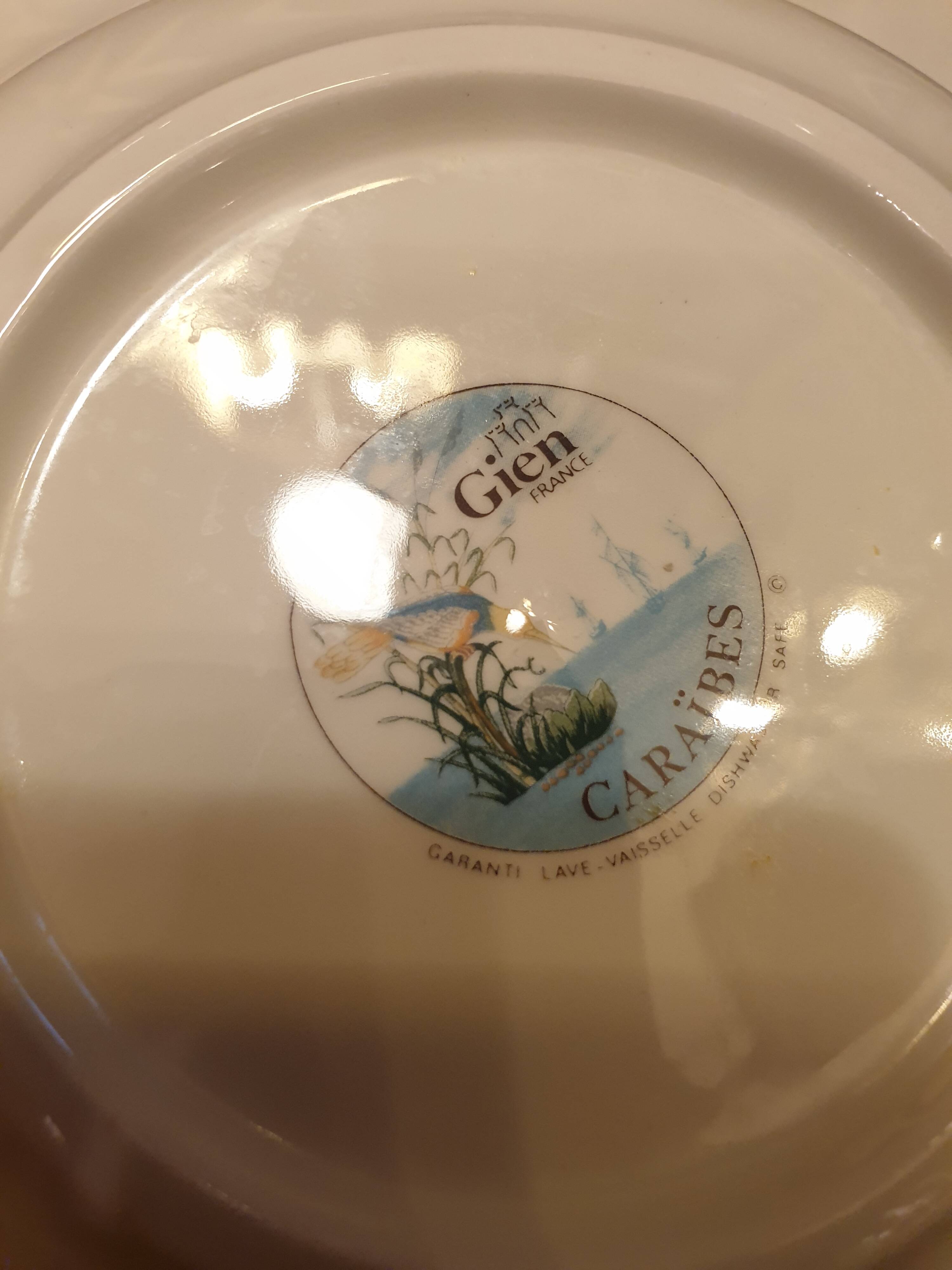 6 Gien France Caribbean Magellan pattern soup plates