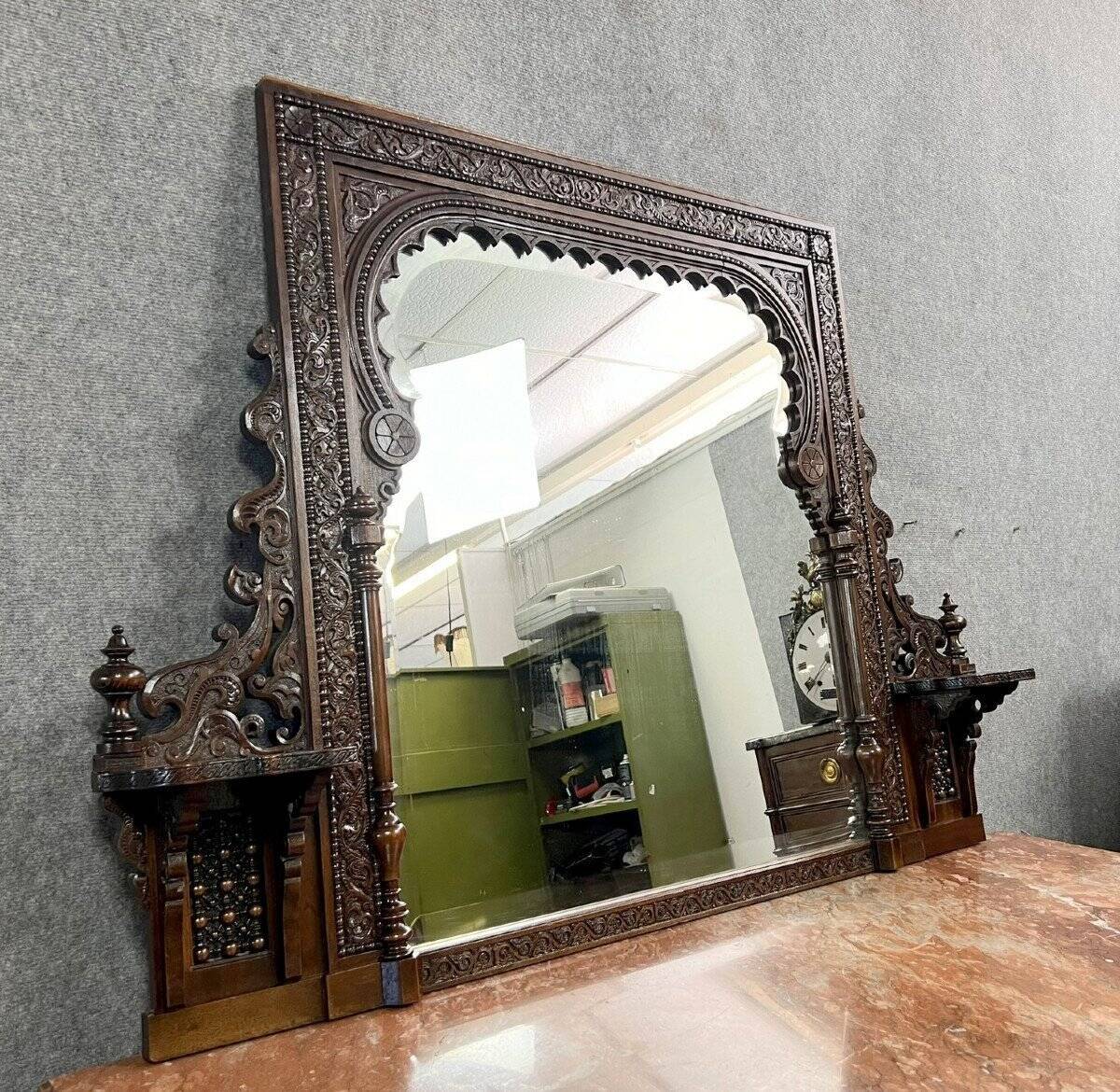 Monumental antique mirror in carved wood – Orientalist / Moorish style – late 19th century