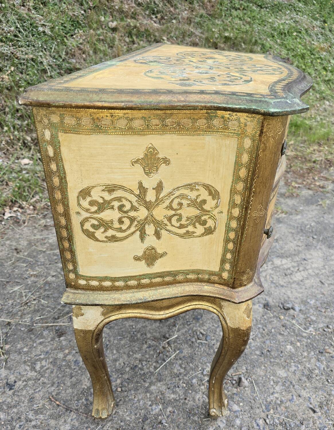 Commode peinte style vénitien