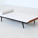 Dick Cordemeijer Cleopatra daybed white fabric Auping Netherlands 1954