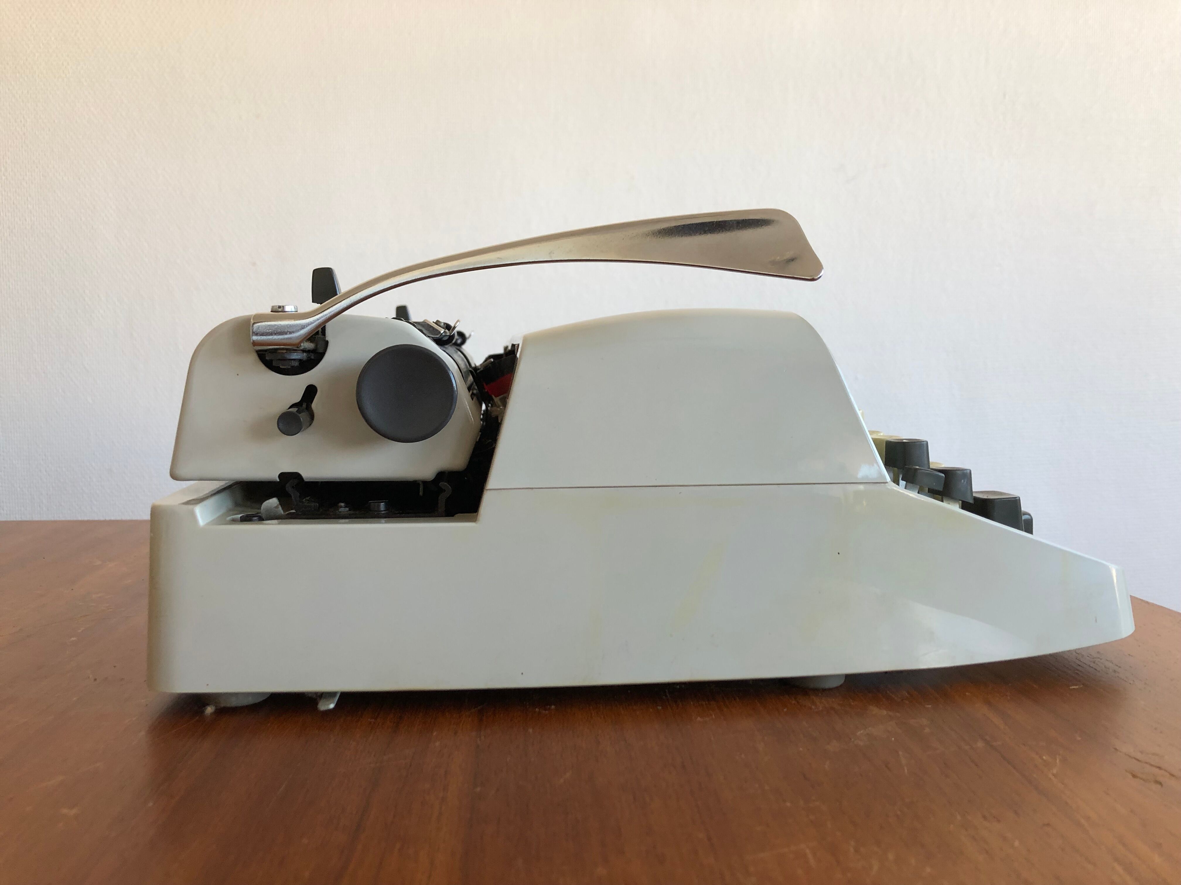 Typewriter triumph Adler Gabriele 10