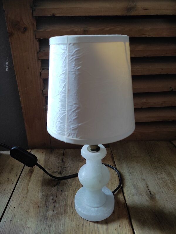 Bedside desk lamp base alabaster lampshade pearl