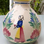 2 vases by Henriot Quimper, 1950 in very good condition.
