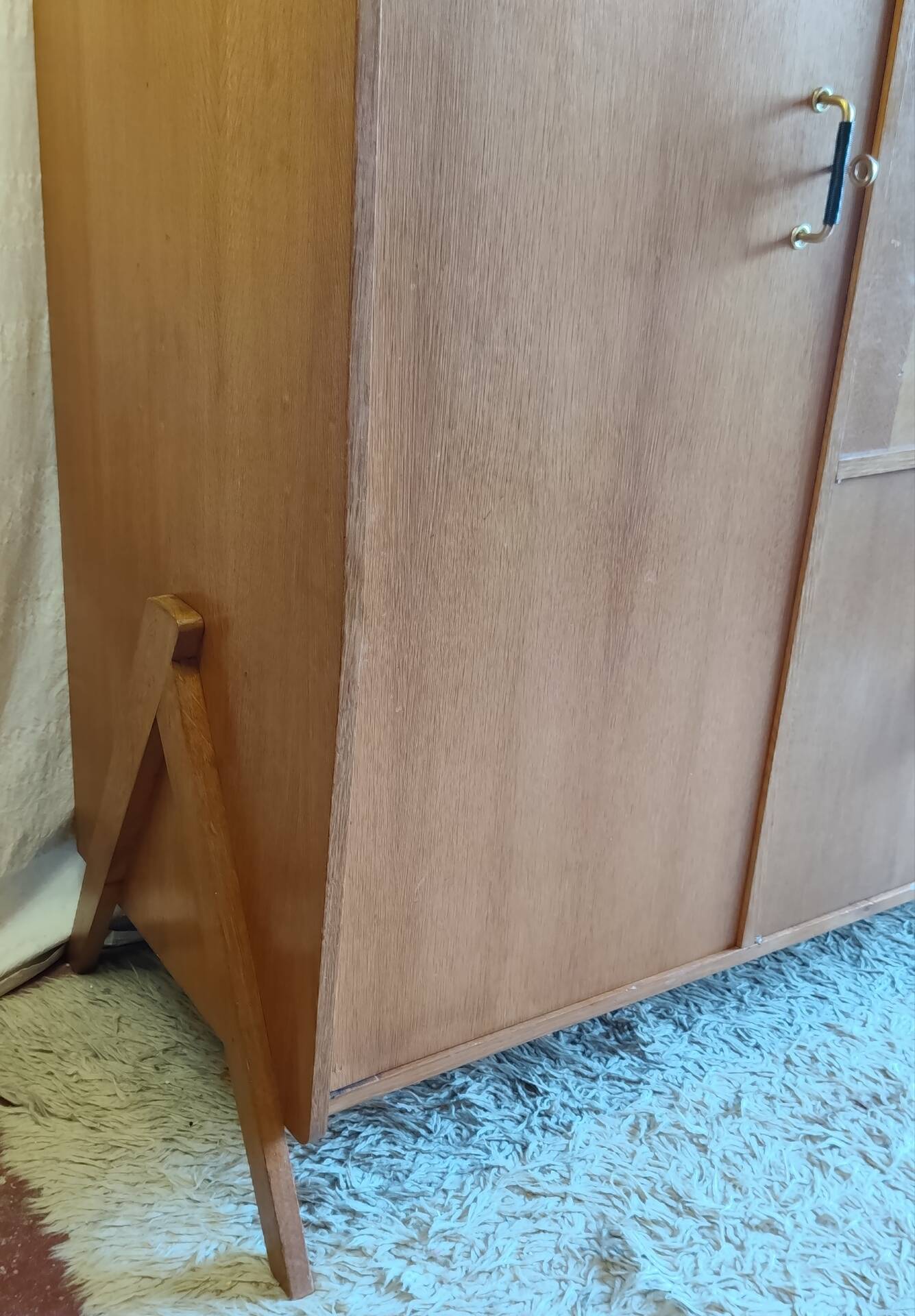 Wooden cabinet with tapered legs - French cabinetmaker - 1960s