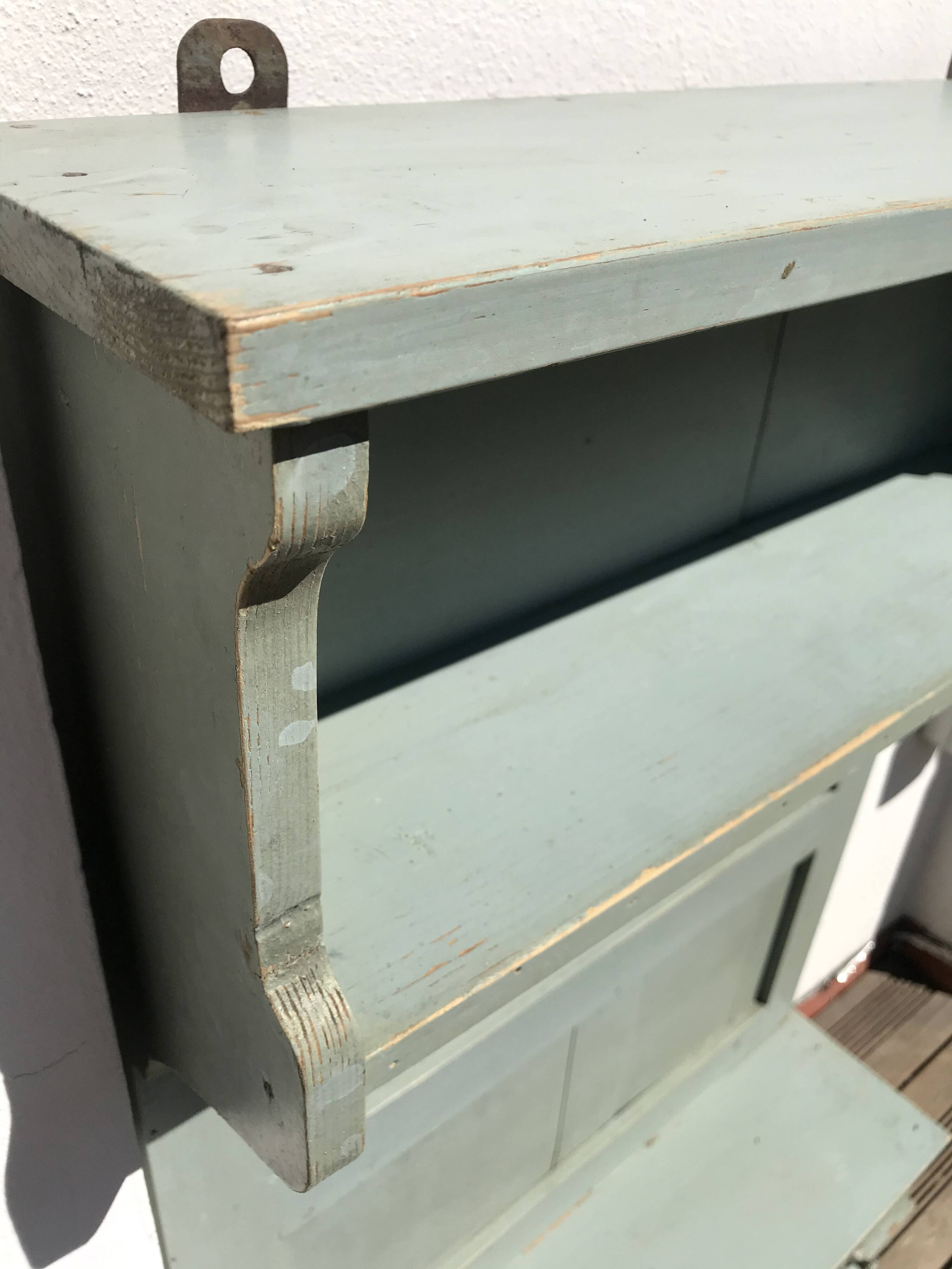 Patinated wooden kitchen end