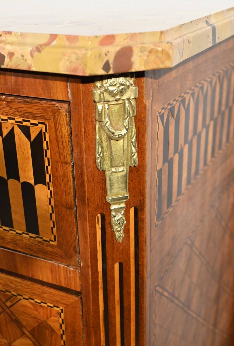 Rosewood and Mahogany chest of drawers, Louis XV / Louis XVI Transition style – Late 19th century