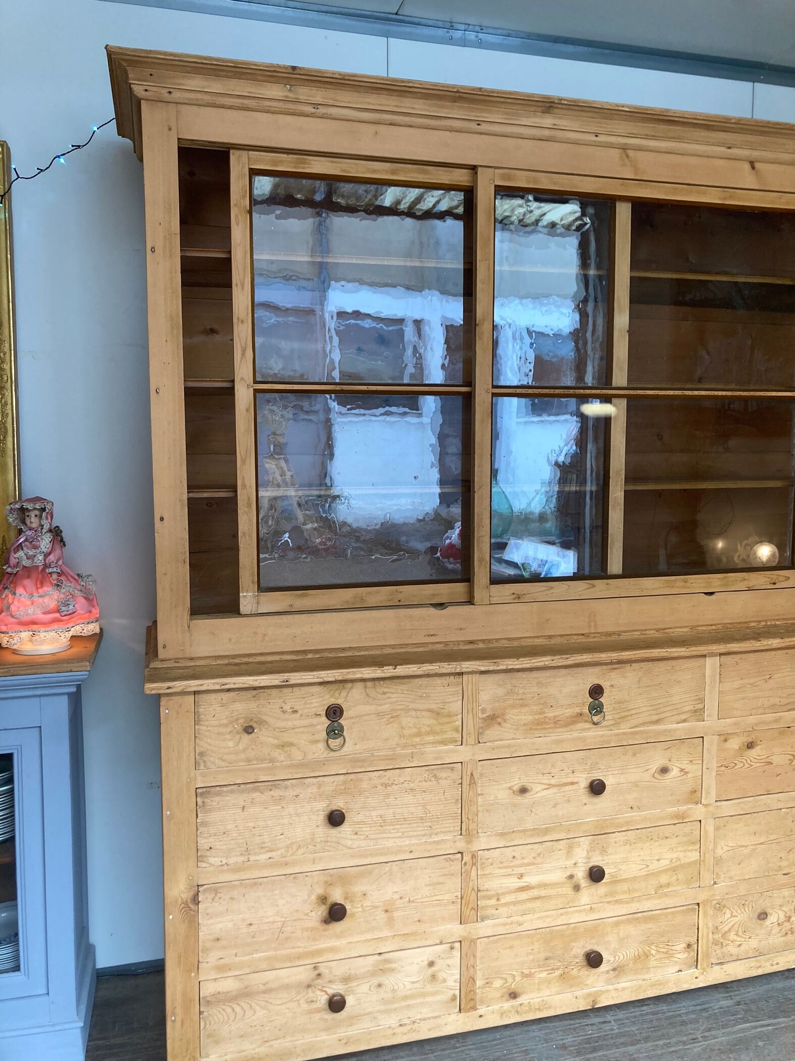 Piece of furniture by trade "haberdashery-hosiery"
