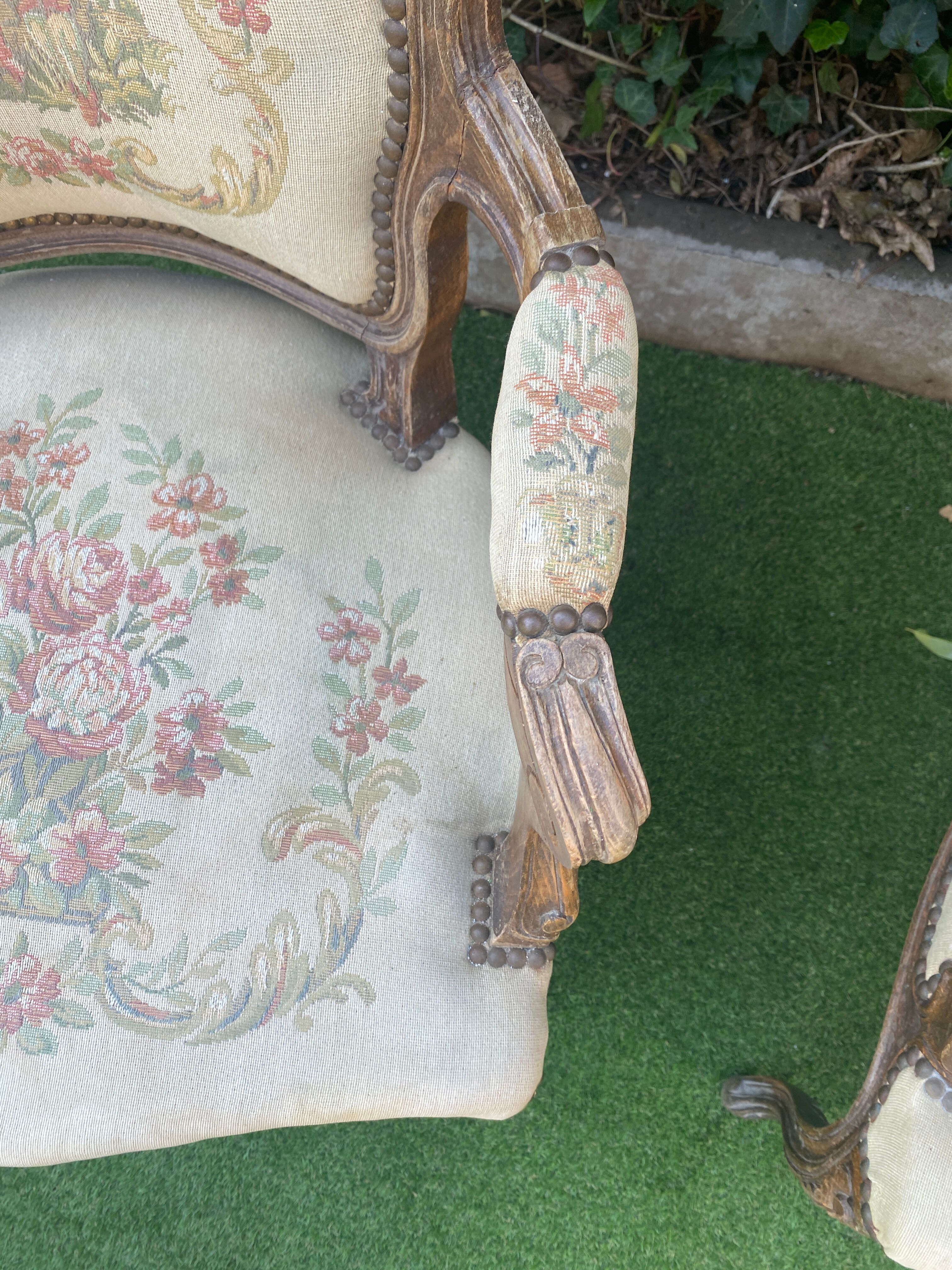 Basket bed and its two armchairs