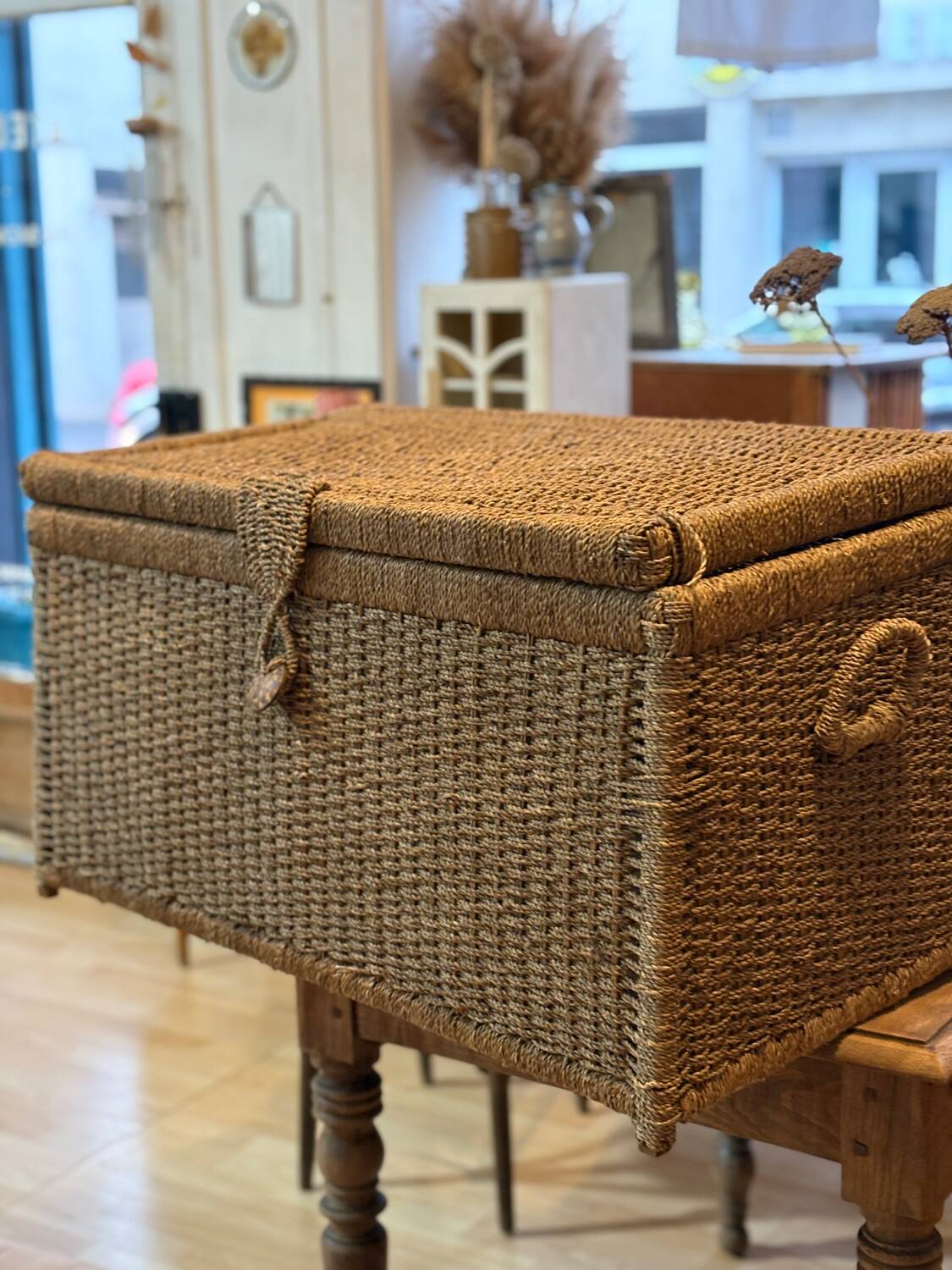 Large wicker toy trunk