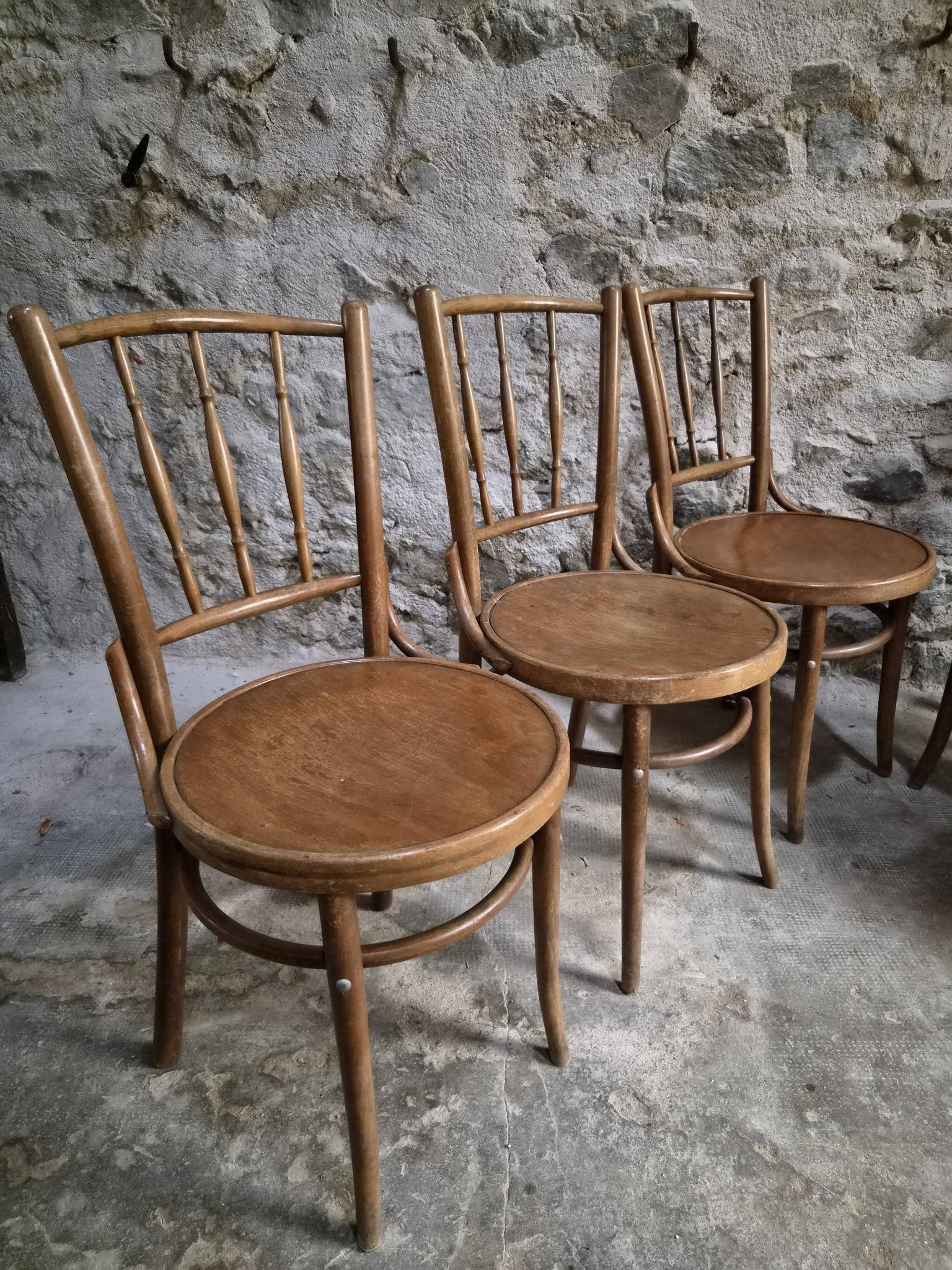 Set of 6 Fischel bentwood bistro chairs, Czechoslovakia, circa 1930–1950.