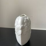 Small Kaiser White Porcelain Vase
