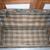 Ancienne malle de voyage en bois bombée