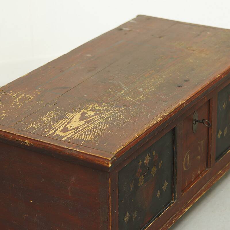Antique Folk Art Painted bridal chest 1840