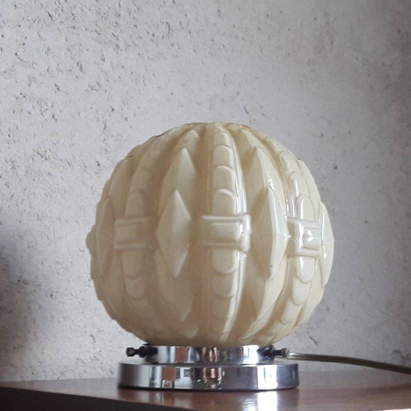 Authentic 20th-century Art Deco globe lamp in coloured glass.