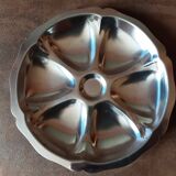 Set of 6 metal oyster plates