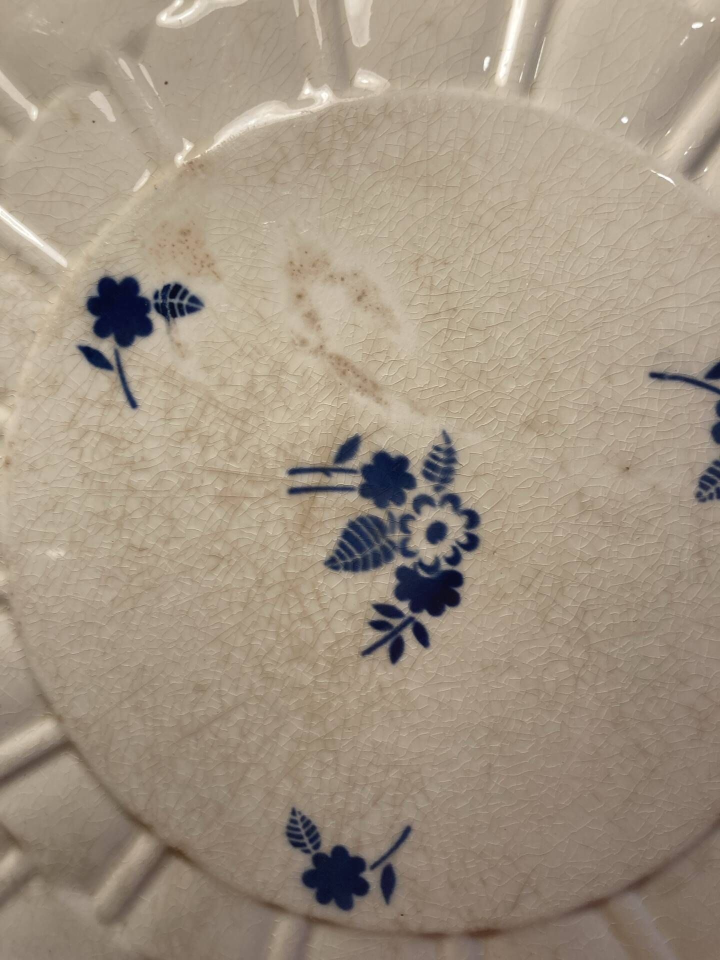 Assiette de service terre de fer Saint Amand