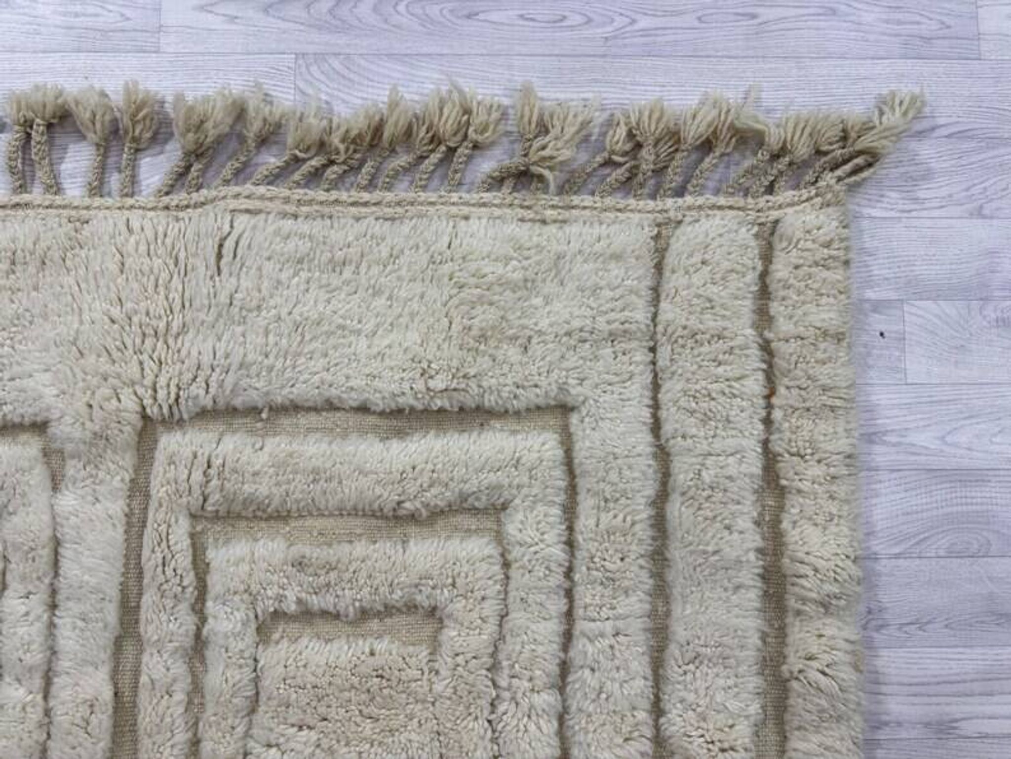 Berber rug in natural wool 200cm x 300cm