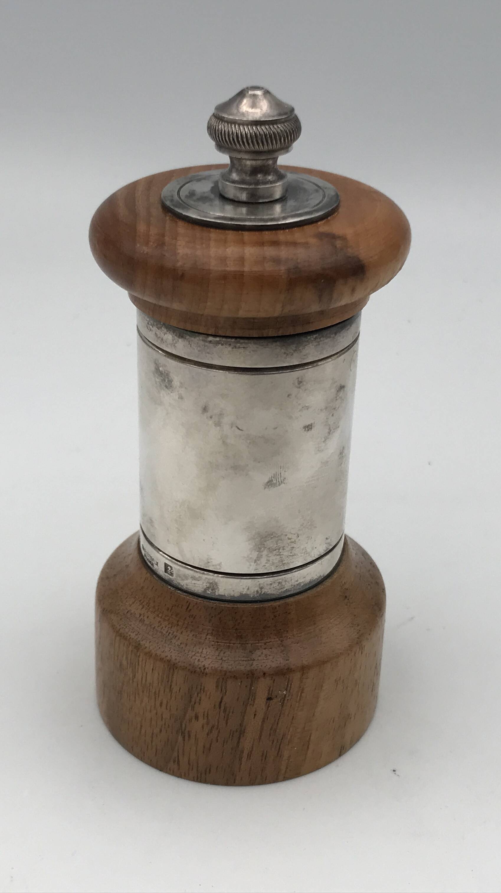MOULIN à POIVRE, Poivrier Vintage PEUGEOT en BOIS et MÉTAL argenté ORFÈVRERIE CHRISTOFLE