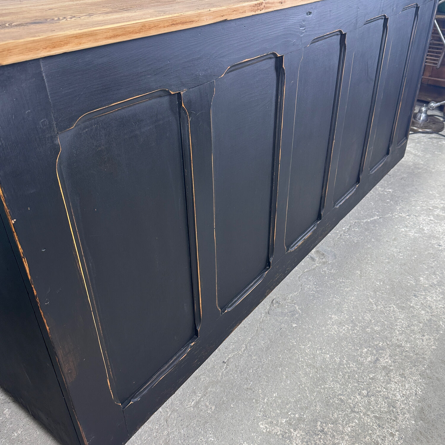 Kitchen island counter