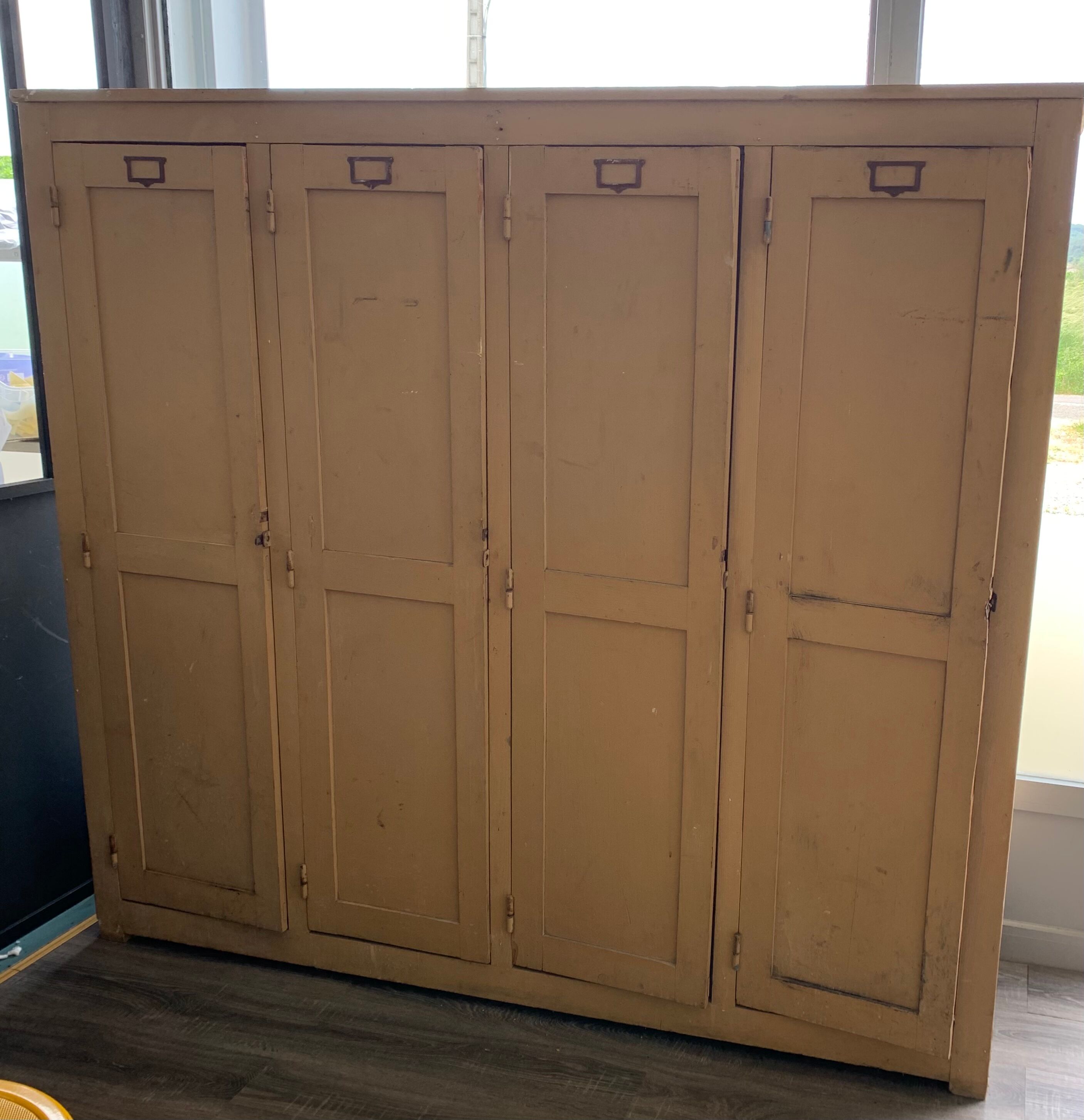 Vestiaire bois ancien