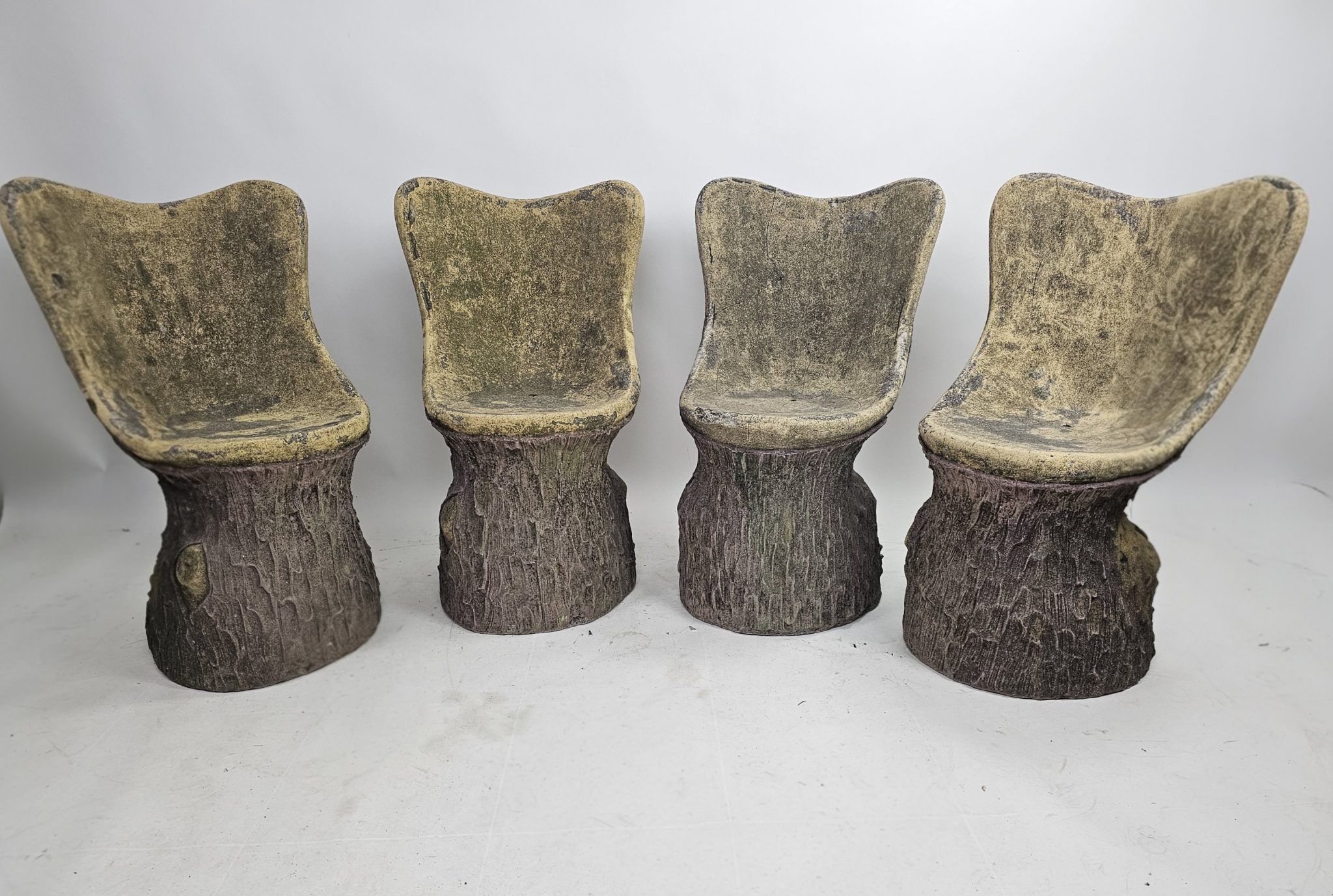 Set of 4 garden chairs stone tree stump