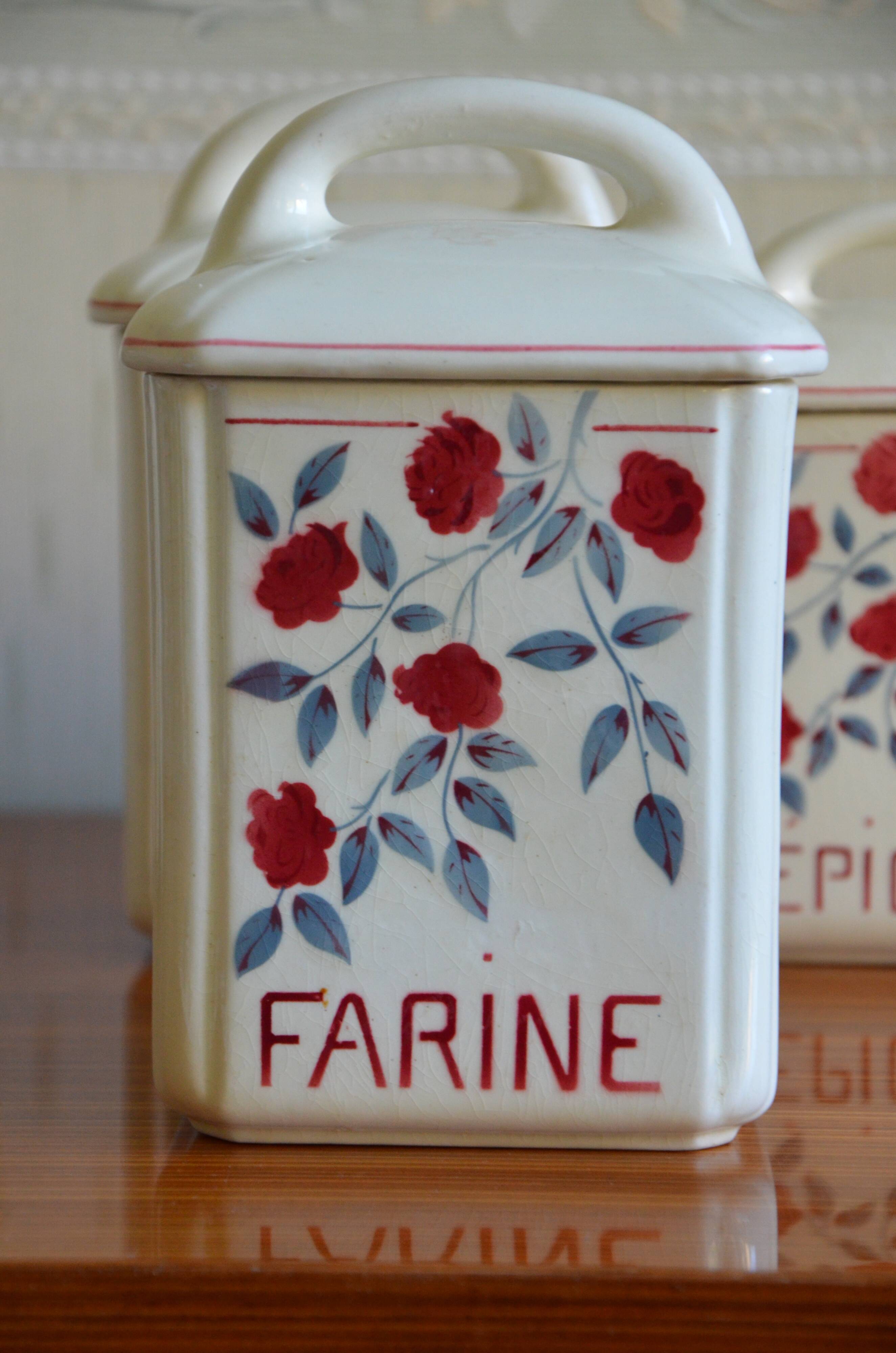 Lot of 6 porcelain spice jar