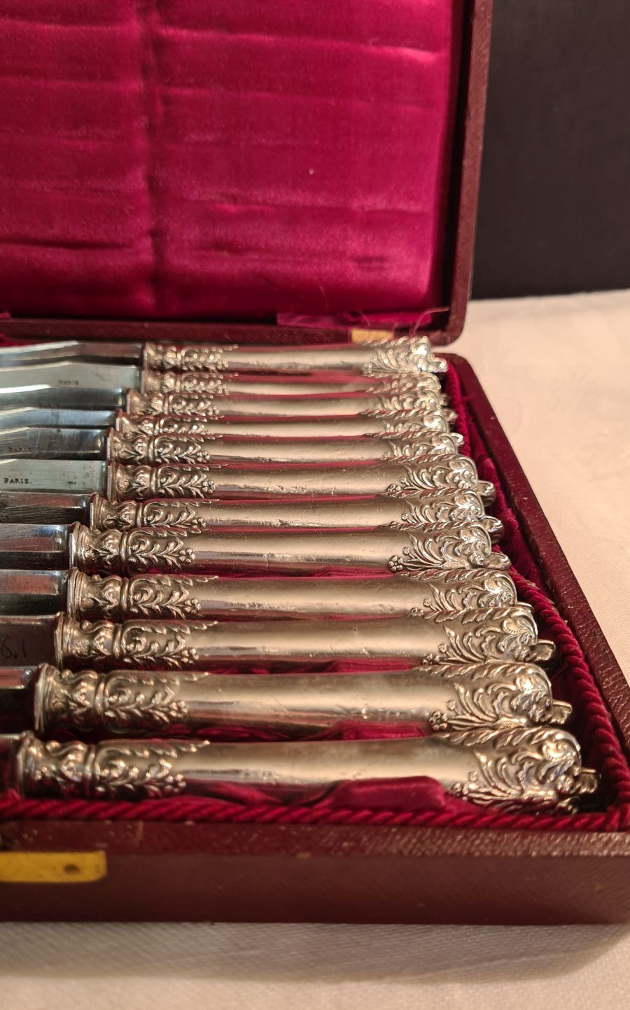 Box of 12 dessert knives