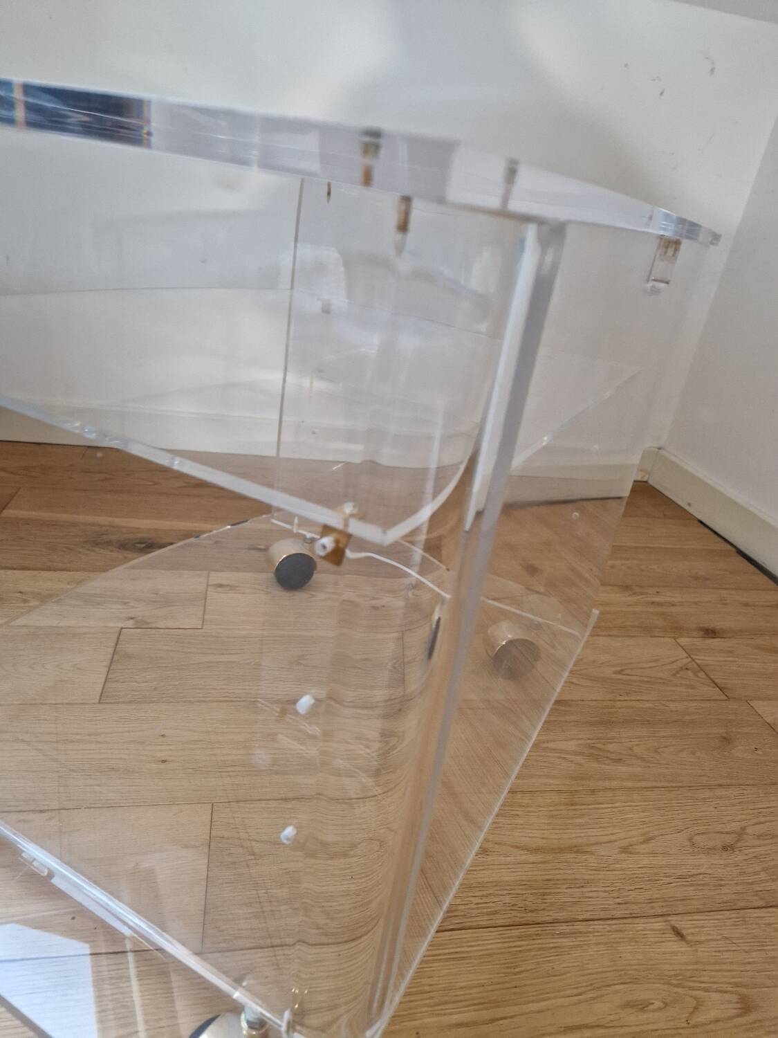 Meuble TV télé hifi en Plexiglas sur roulettes David Lange