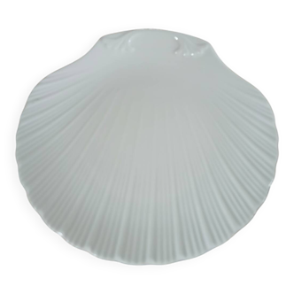 Small porcelain seashell dish