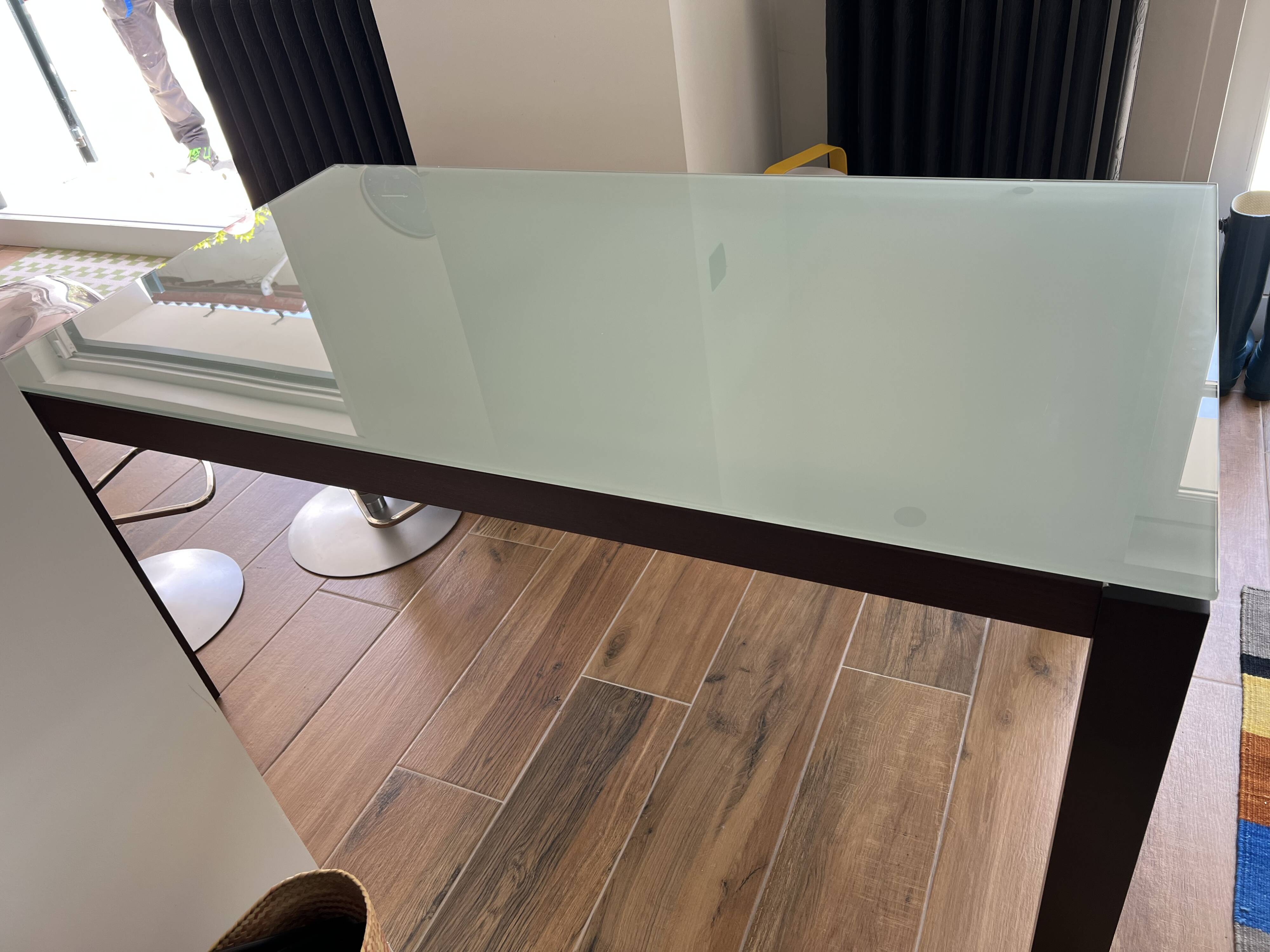 Extendable dining table from the Italian manufacturer Calligaris