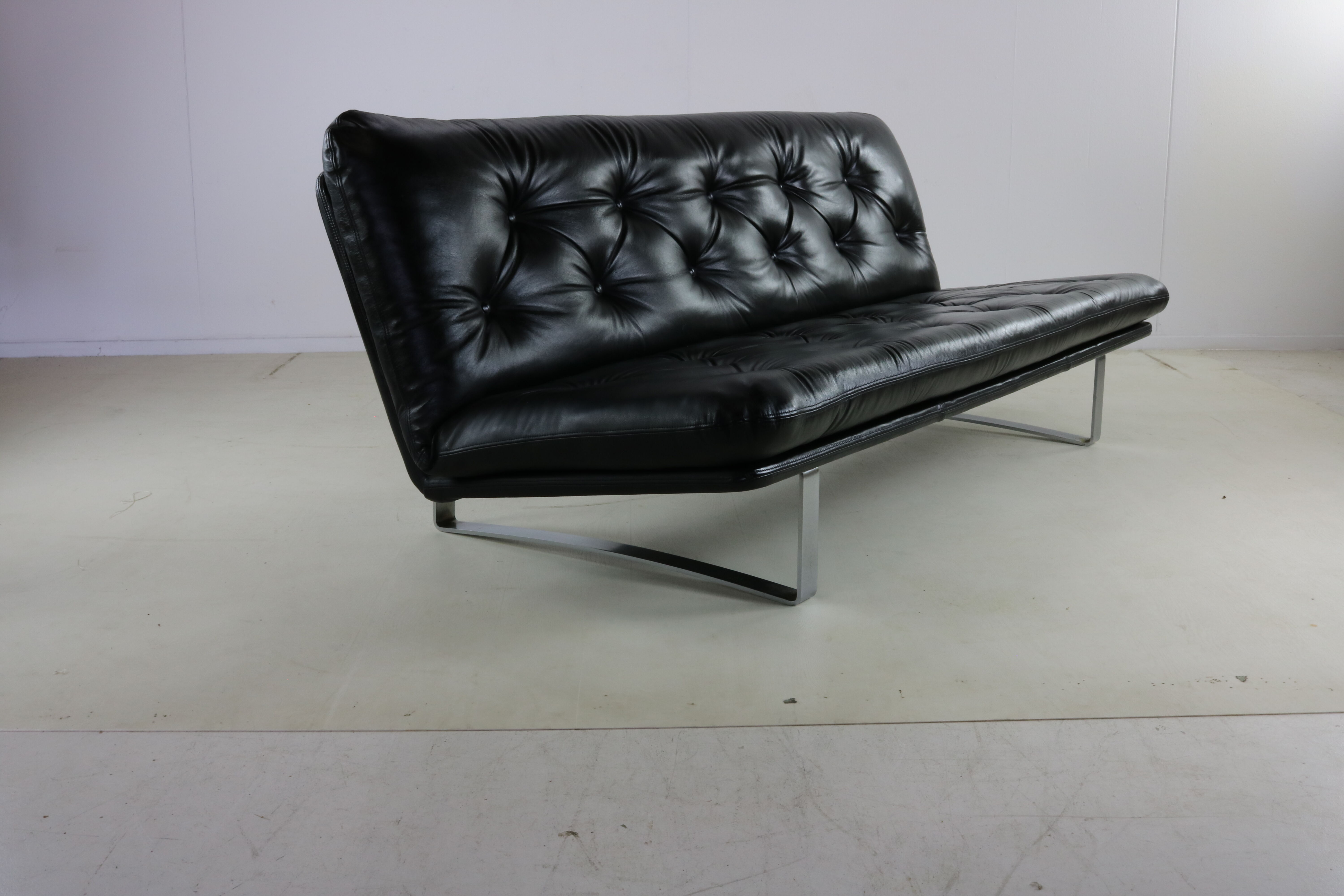 Original sixties design three seater sofa by Kho liang le for Artifort