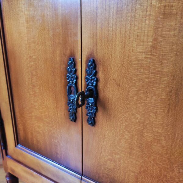 Buffet de style Louis XVI