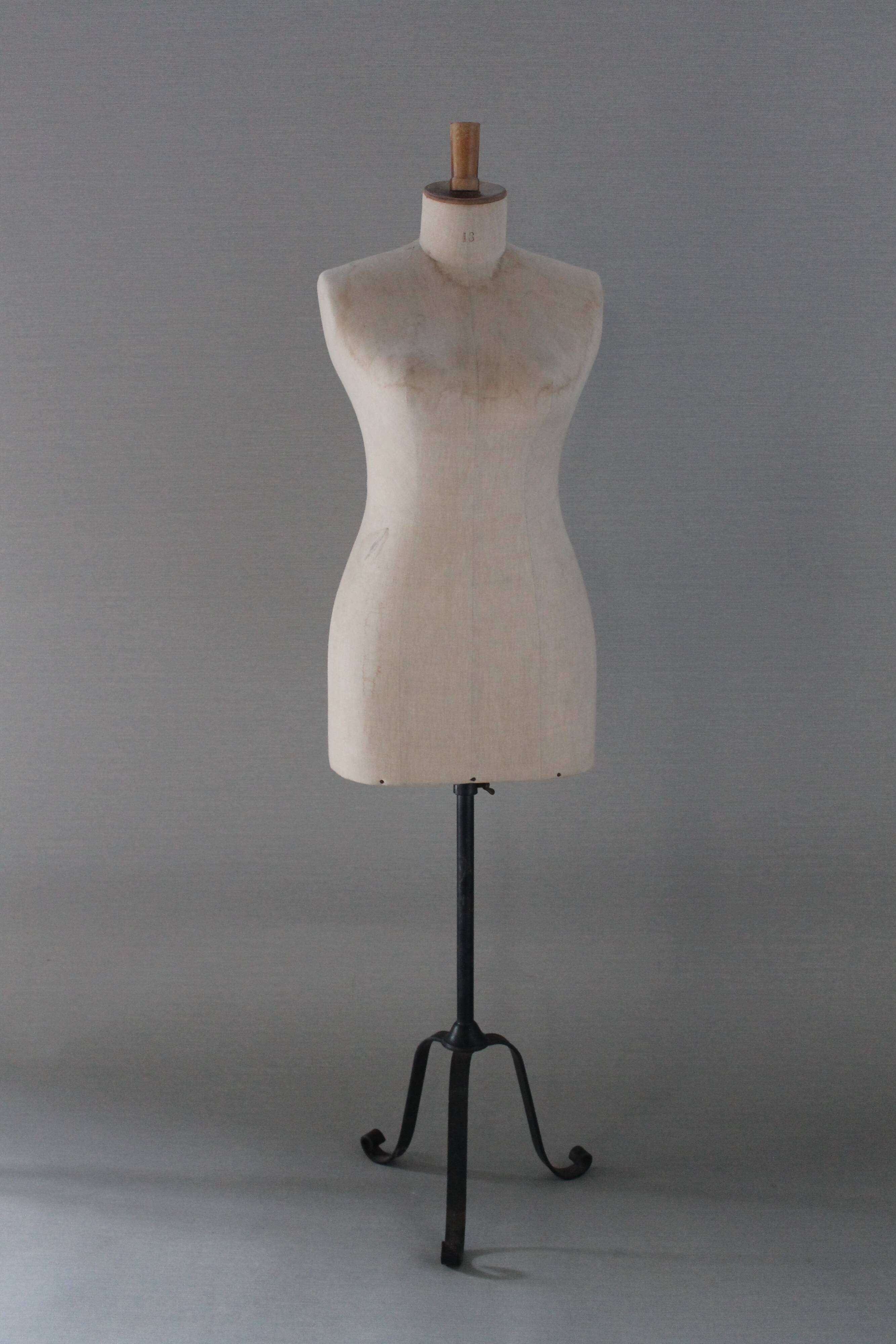 Woman couture mannequin-bust - early 20th century