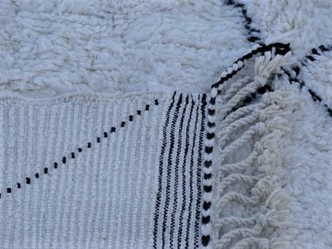 Moroccan berber carpet beni ouarain 370x250 cm