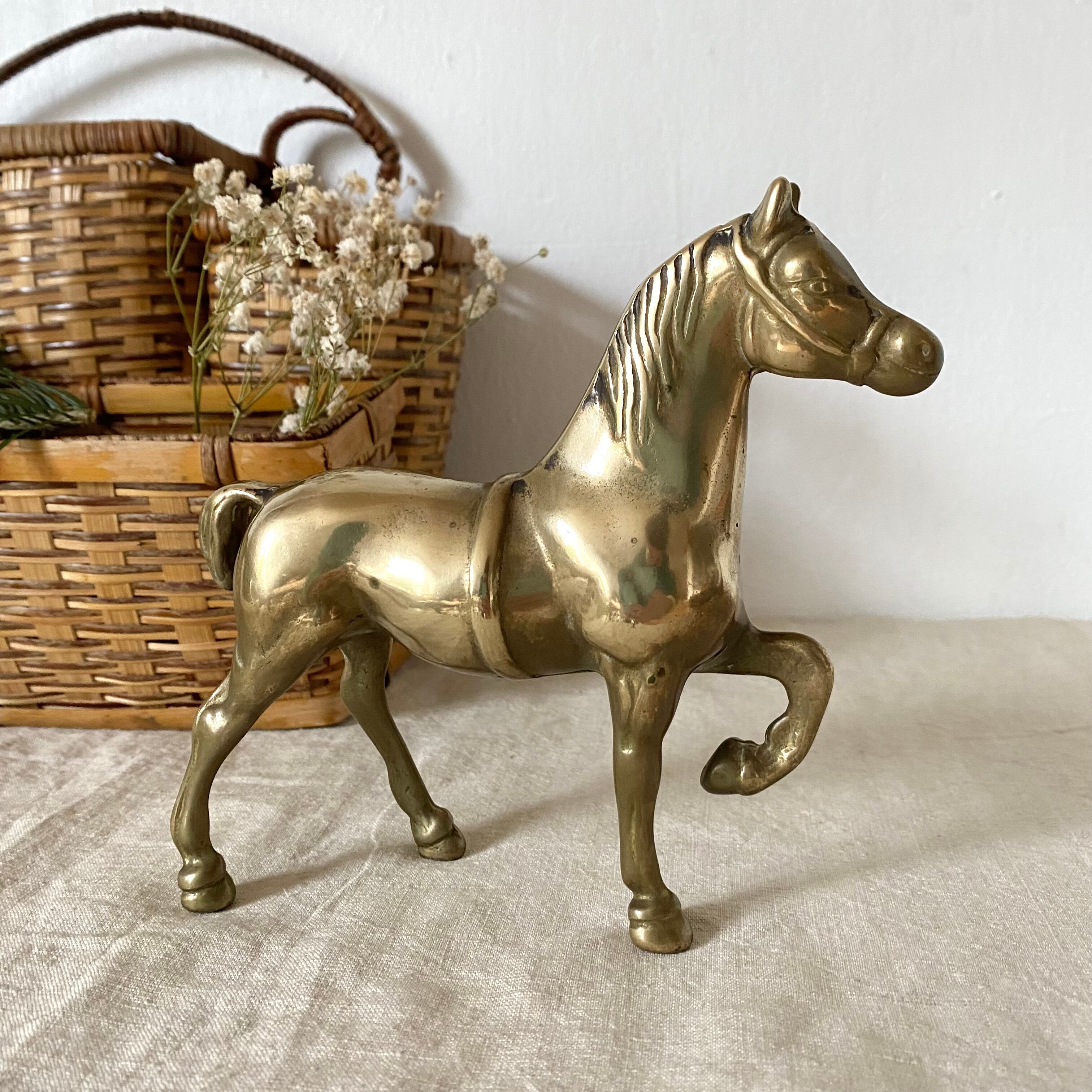 Cheval en laiton doré