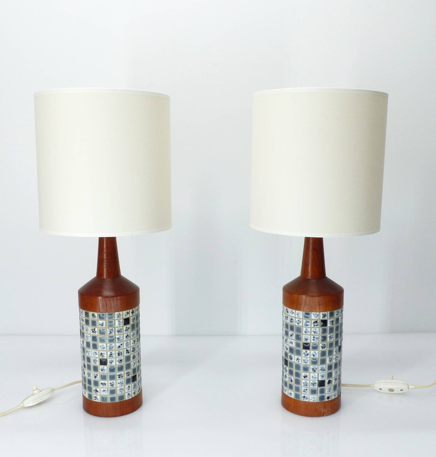 Pair of Scandinavian table lamps in teak and mosaic, Denmark 1960.