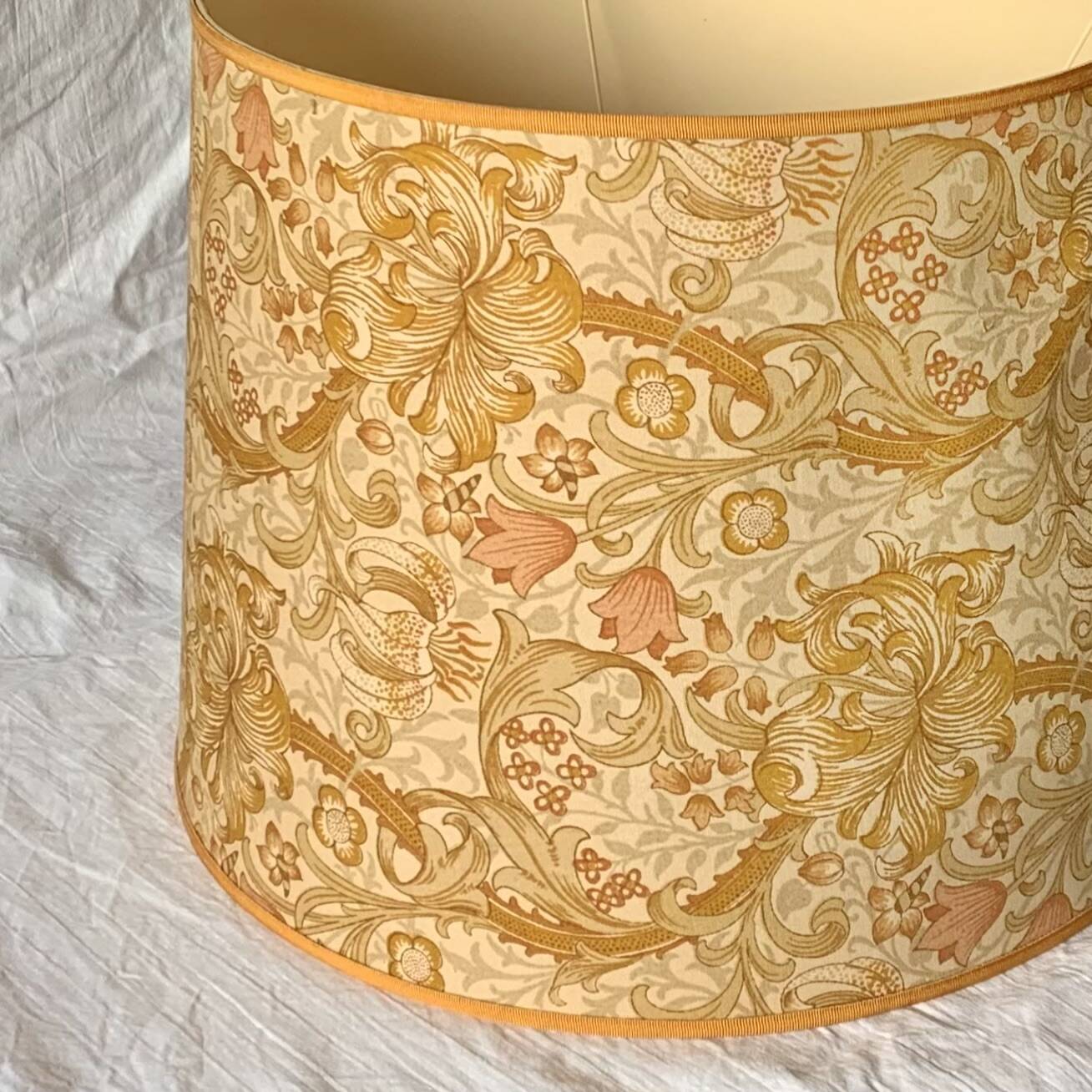 Large vintage lampshade - floral decor - 40 x 37 cm