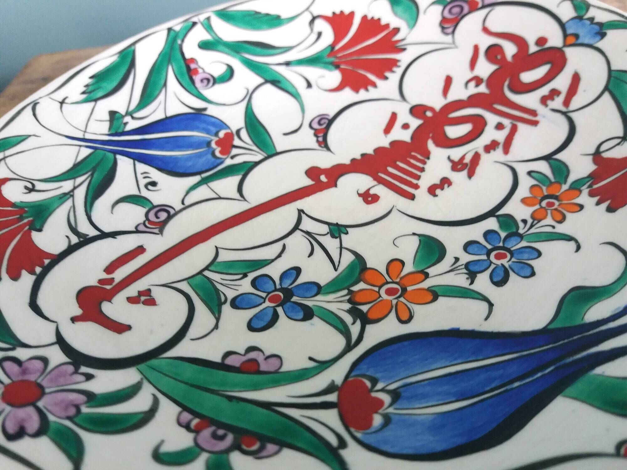 Empty pocket cup signed H. Yildiz Türkiye Iznik