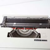 Dora typewriter by Olivetti 70