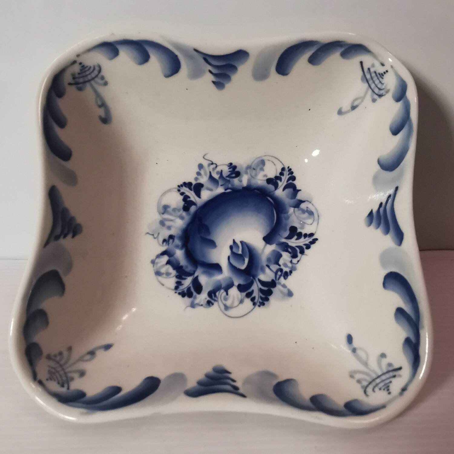 Gzhel tradition for this empty pocket / cup made ~ in Russia near Moscow. signed