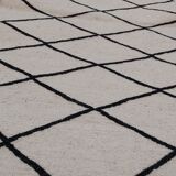 Traditional Berber beige and black carpet - 142x70cm