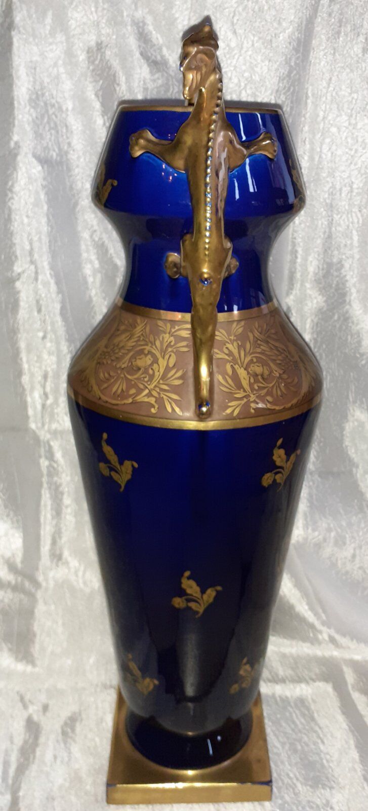 Vase en porcelaine de Tours