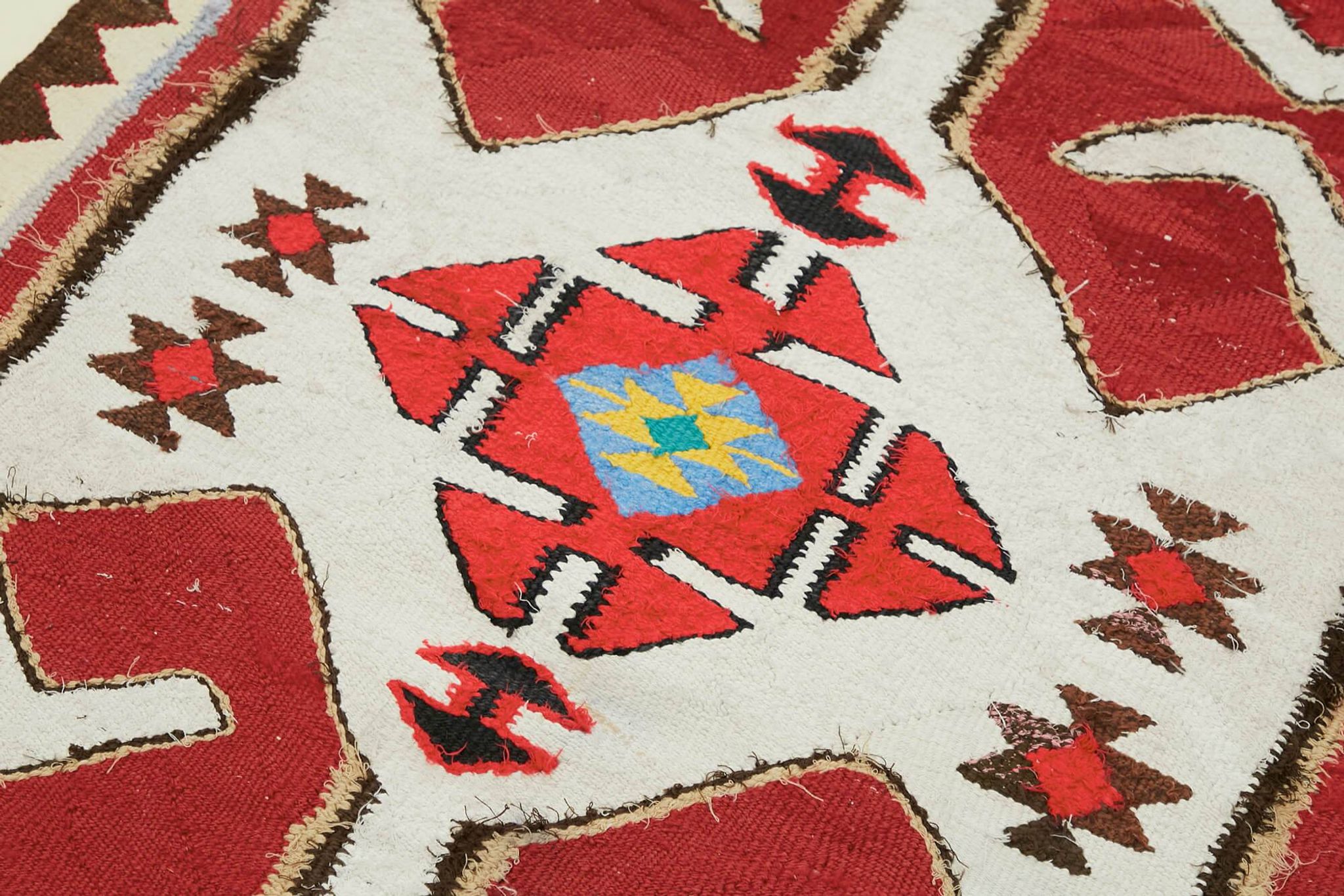 Tapis kilim vintage herki tissé à la main en Turquie 96 cm x 332 cm